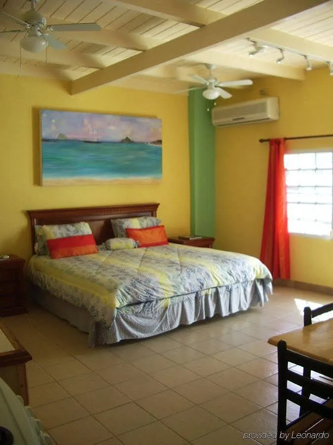 Azure Hotel And Art Studio Simpson Bay